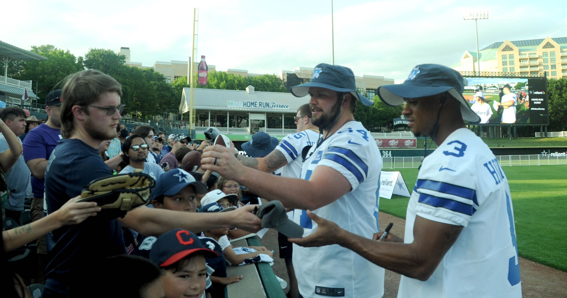 Reliant Cowboys HR Derby_5.JPG